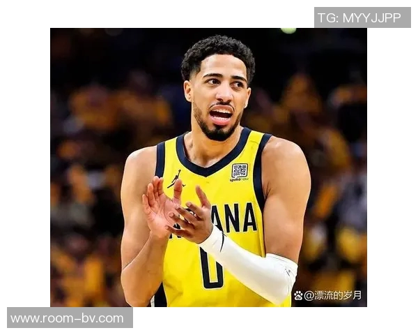 普理查德三分球如雨下砍下30分4篮板2助攻展现惊人实力